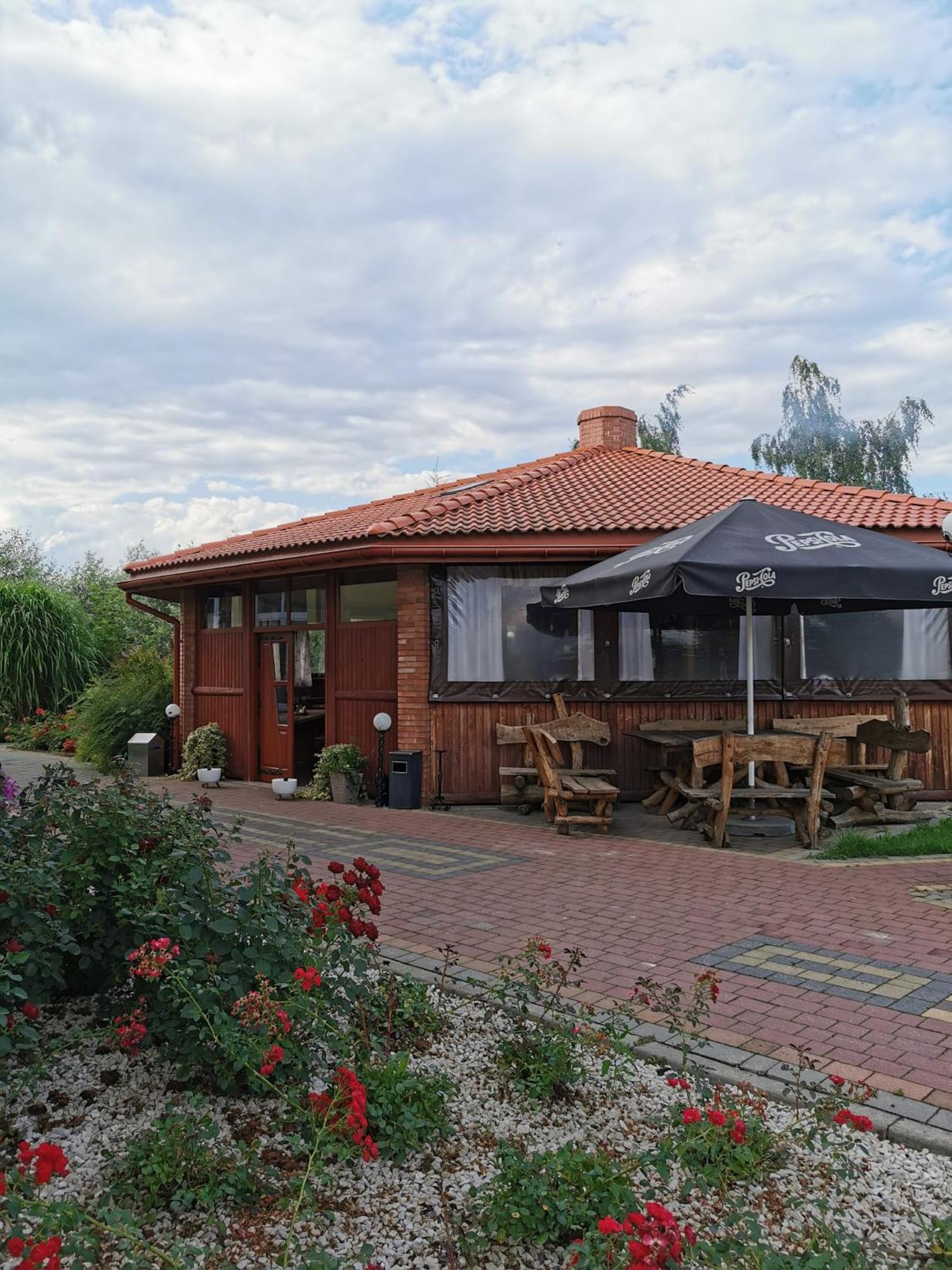 Rezydencja Pod Pieprzowkami Zalesie Gorzyckie Exterior foto