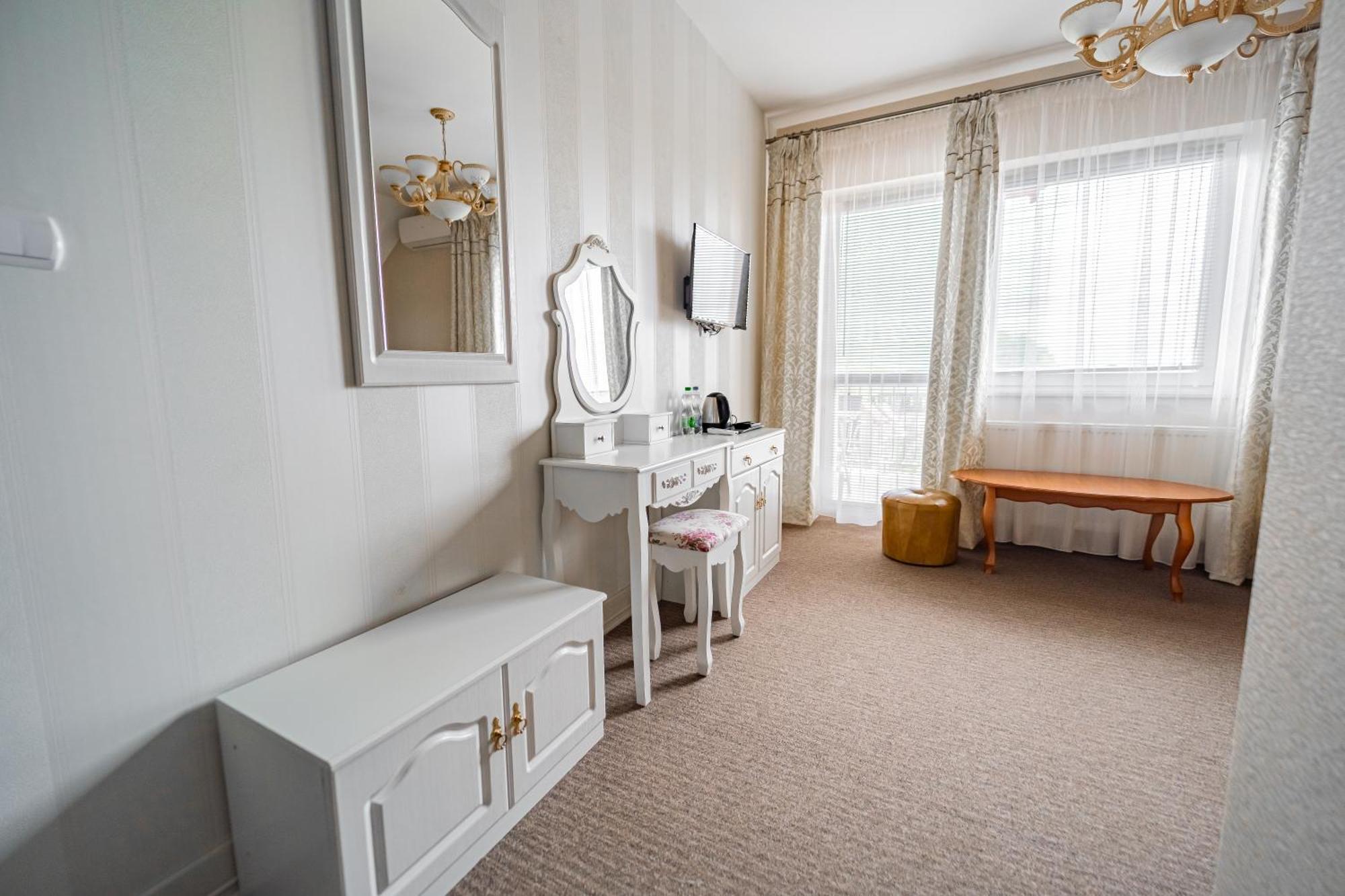 Rezydencja Pod Pieprzowkami Zalesie Gorzyckie Exterior foto